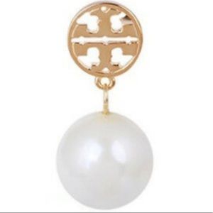 Tory burch round logo pearl earrings
